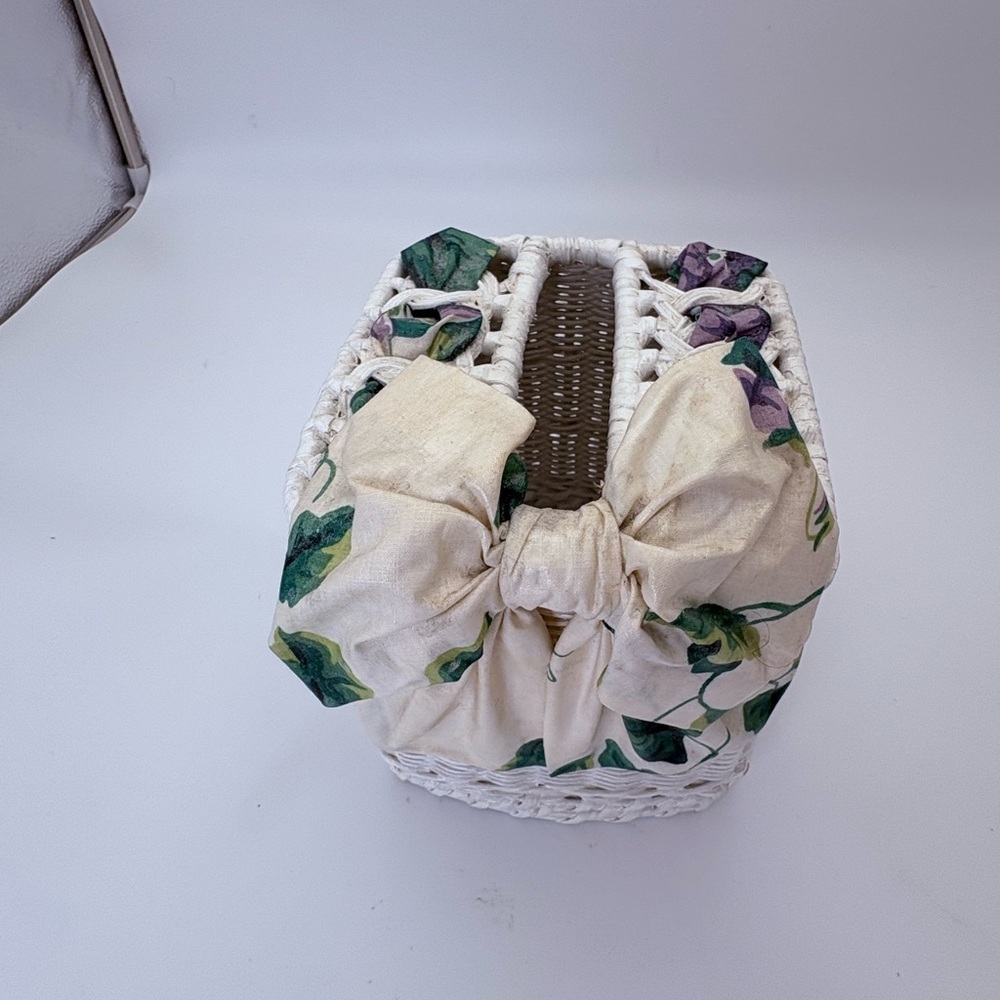 Vintage White Wicker Tissue Box with Paper Mache Decorative Bow - Picture 3 of 16